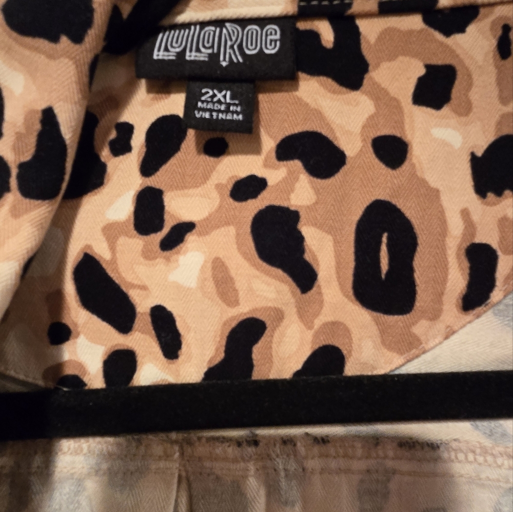 Lularoe 2xl animal Print light coat - Picture 2 of 2
